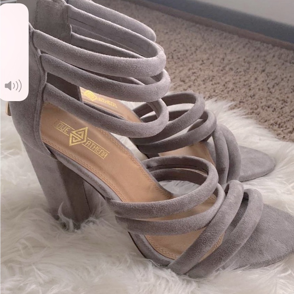 Barely used size 9 heels very cute